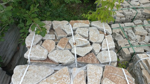 Гранитный плитняк галтованный для парковки купить в Добрянке