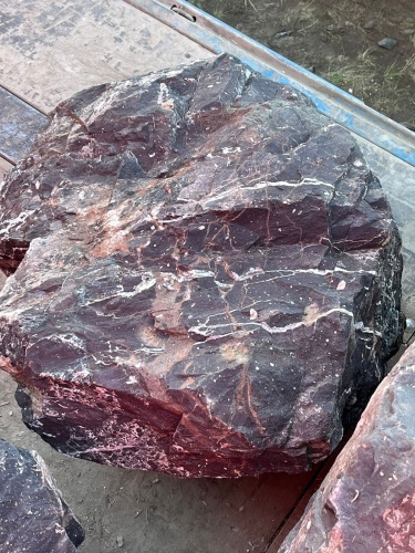 Камни для ландшафтного дизайна красно-фиолетовые 10-60 килограмм купить в Добрянке