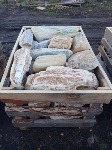 Златолит жёлтый, жёлто-зелёный глыбки и валуны для ланшафтного дизайна купить в Добрянке