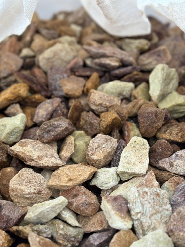 Златолит персиковый декоративная каменная крошка купить в Добрянке