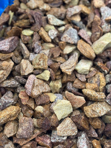 Златолит персиковый декоративная каменная крошка купить в Добрянке