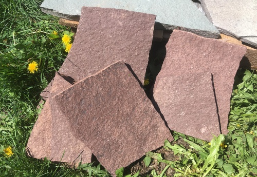 Плитняк лемезит бордовый для цоколя 1,5-2 см купить в Добрянке