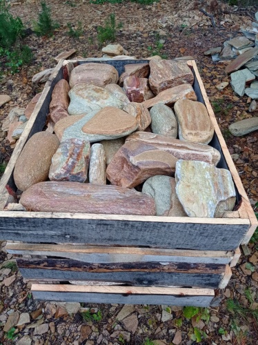 Златолит жёлтый, жёлто-зелёный глыбки и валуны для ланшафтного дизайна купить в Добрянке