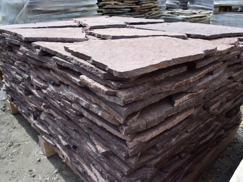 Плитняк лемезит бордовый для облицовки цоколя 20-25 мм  купить в Добрянке