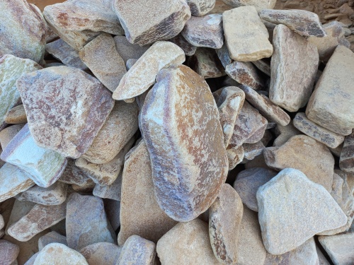 Златолит жёлтый, жёлто-зелёный глыбки и валуны для ланшафтного дизайна купить в Добрянке