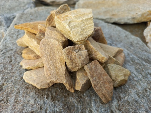 Златолит жёлтый декоративная каменная крошка купить в Добрянке