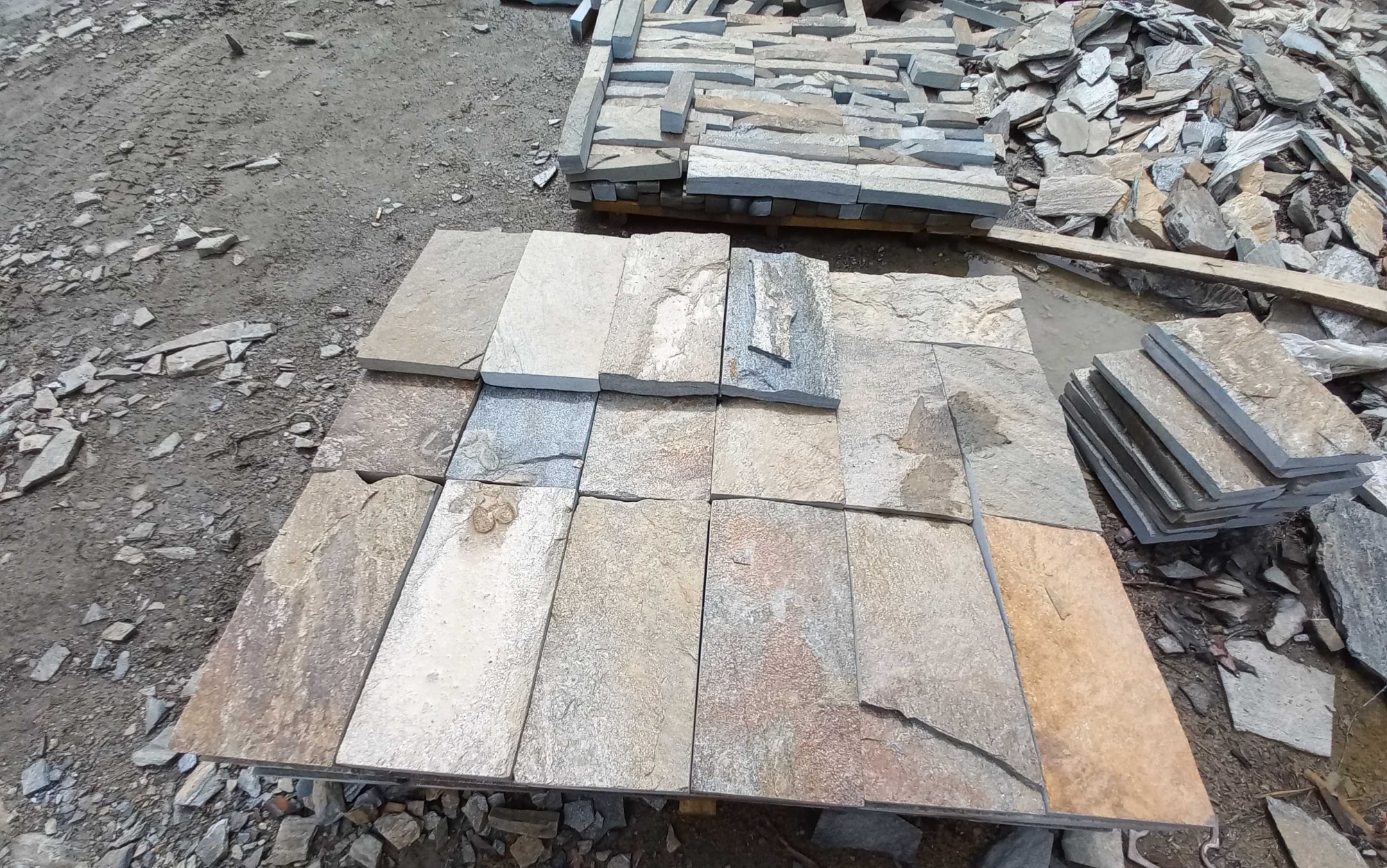 Плитка пилёная златолит Уральский для фасада купить в Добрянке