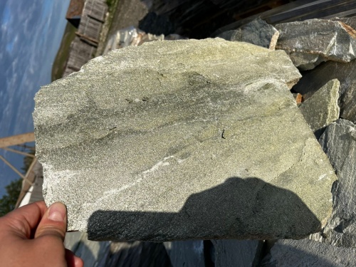 Плитняк златолит зелёный для цоколя, отмостки купить в Добрянке