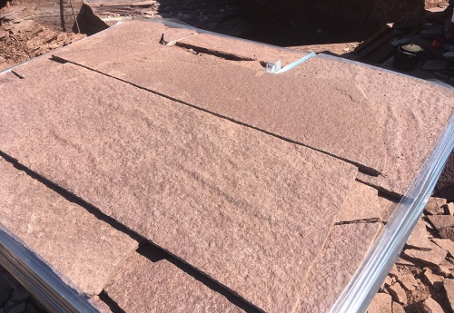 Плитняк лемезит бордовый для цоколя 1,5-2 см купить в Добрянке