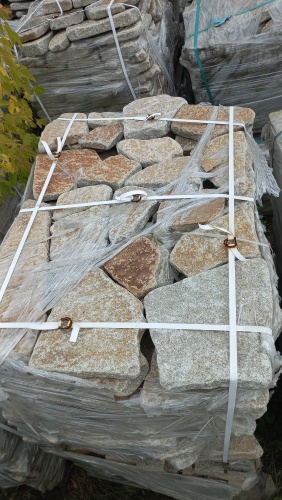 Плитняк галтованный гранитный для ландшафтного дизайна купить в Добрянке