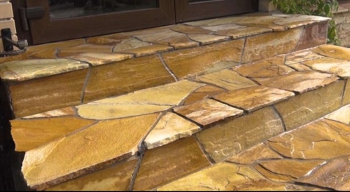 Плитняк златолит жёлтый золотистый для отмостки купить в Добрянке