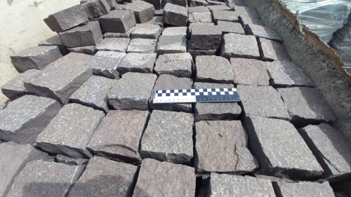 Лемезит колотая брусчатка 10 * 10 см. для парковки купить в Добрянке