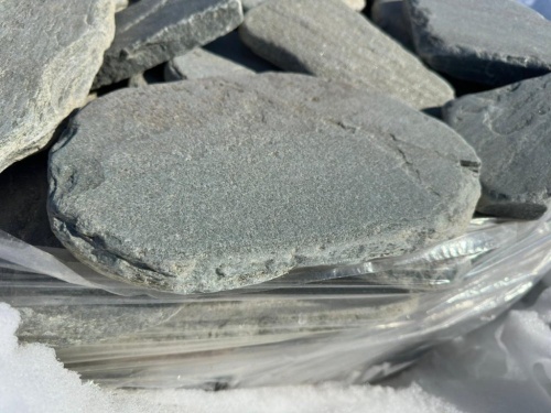 Плитняк златолит зелёный галтованный для цоколя купить в Добрянке