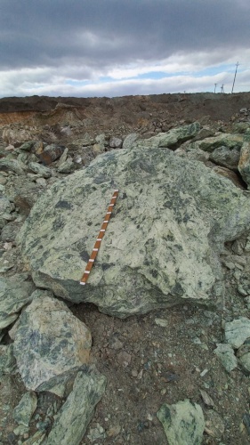 Купить змеевик ландшафтные валуны