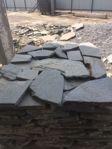 Златолит серебристый галтованный для лестниц купить в Добрянке